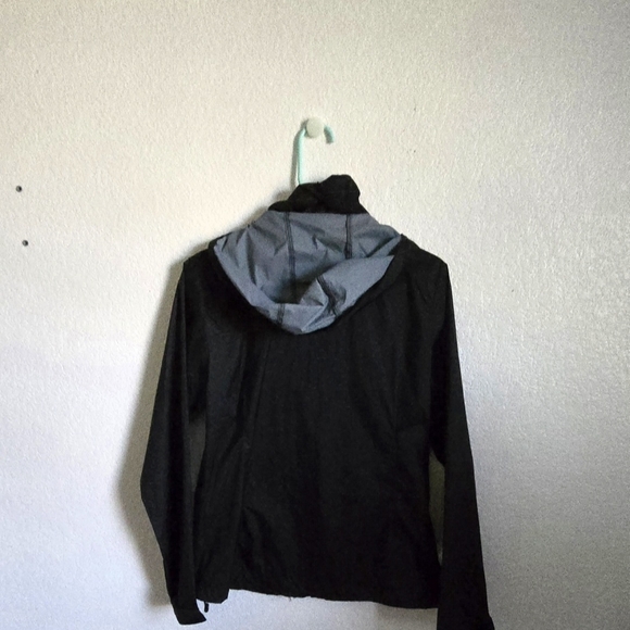 Columbia Black Jacket - Picture 2 of 16